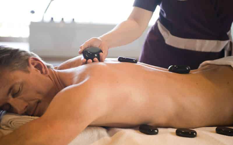 massage aux pierres chaudes