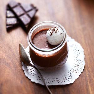 Lire la suite à propos de l’article Recette : Petits pots de crème au chocolat