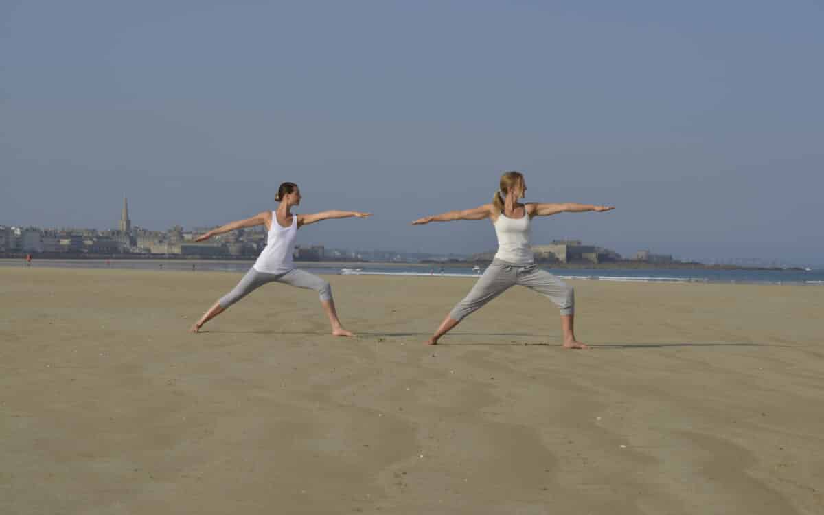 yoga sur la plage st malo