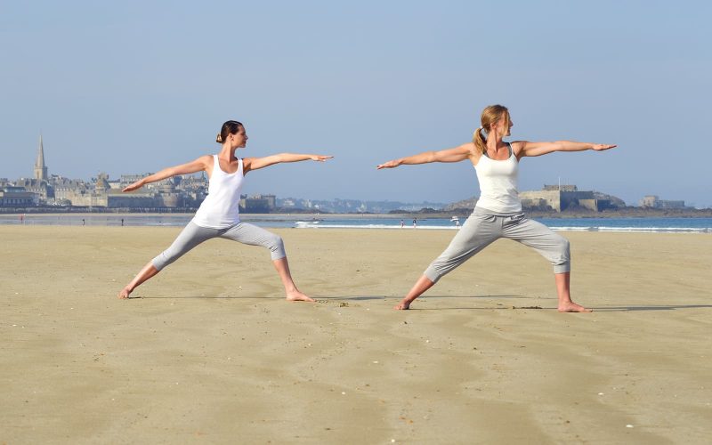 Yoga sur la plage